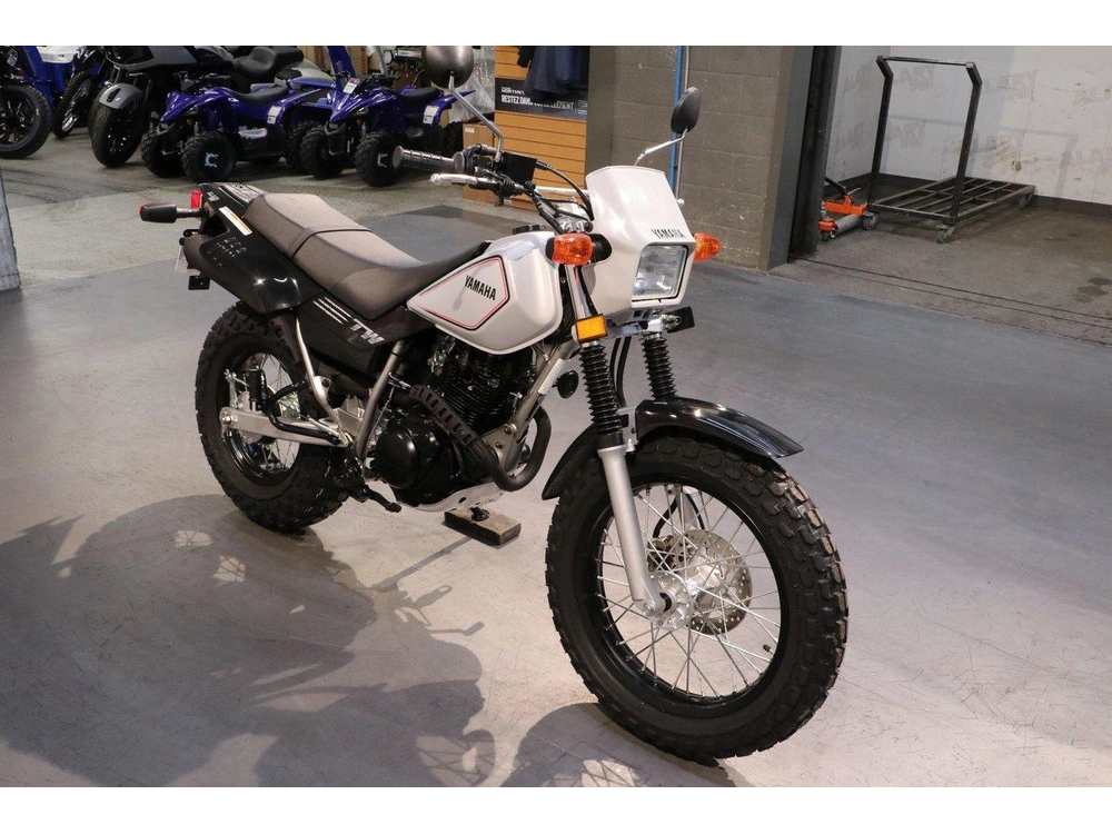 Yamaha Yamaha Tw200 2026 alt