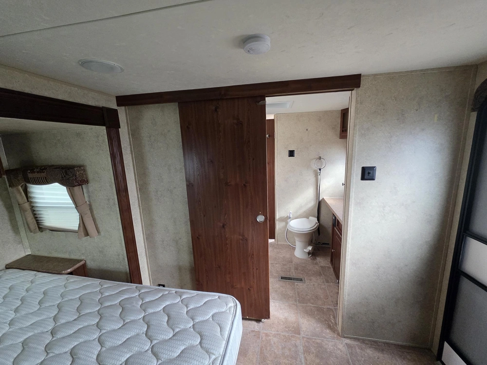 2012 Forest River Flagstaff 31fkss alt