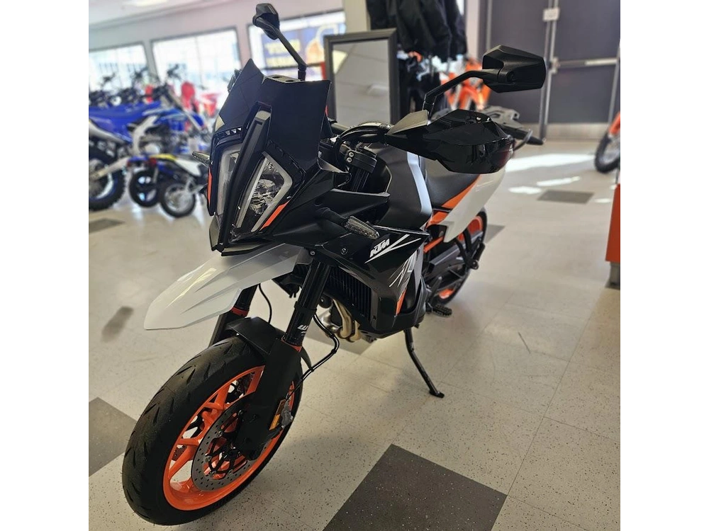2024 Ktm 890 Smt alt