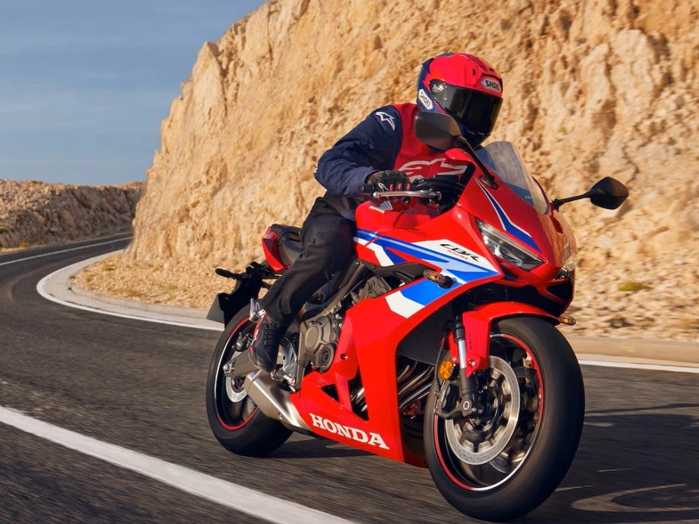 Honda Cbr650r 2026 alt