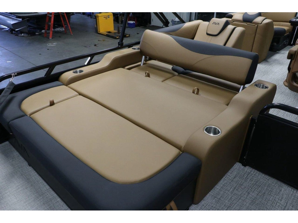 2026 Avalon Avalon Lsz 2385 Versatile Rear Bench + Yamaha 90 Hp alt