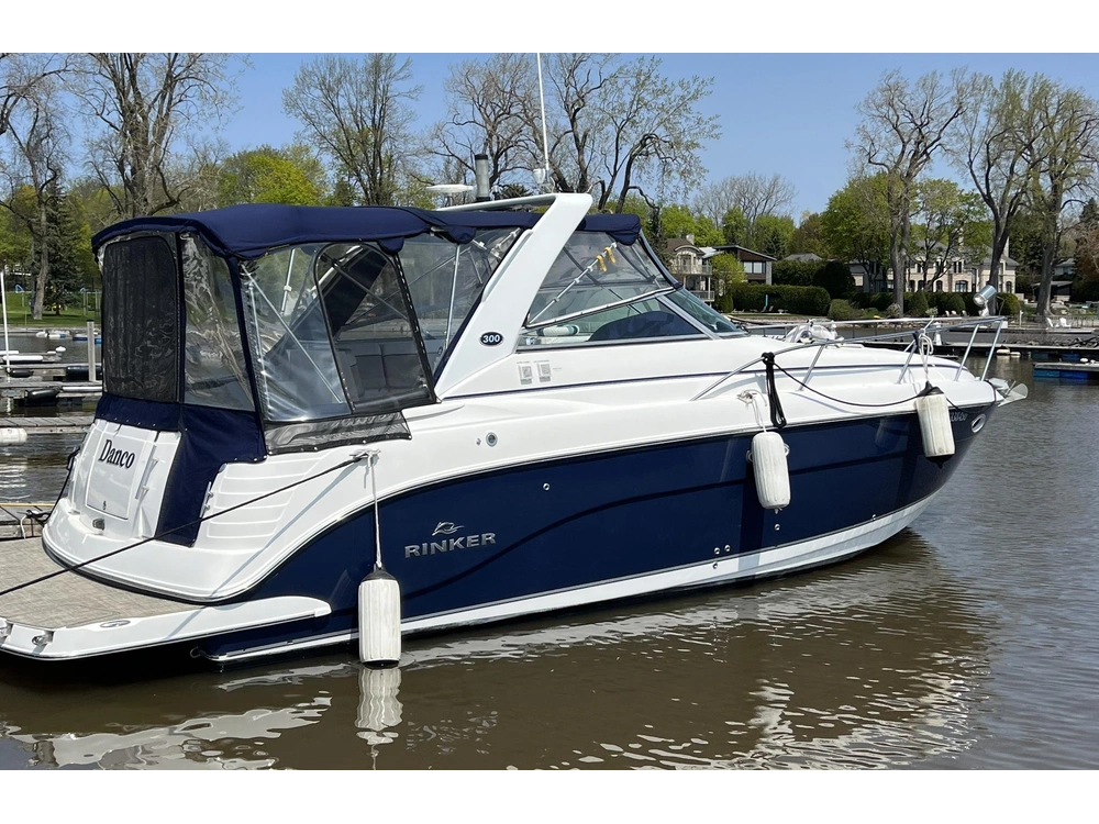 2006 Rinker Boat Co 300 Fiesta Vee alt