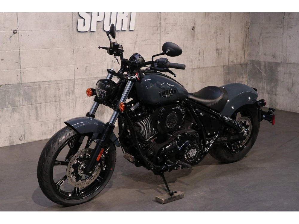 2025 Indian Motorcycle Chief Dark Horse alt