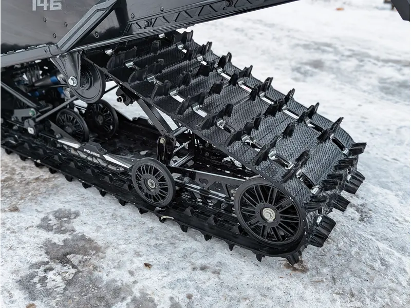 2025 Polaris 650 Switchback Assault 146 // Shadow Gray/Gloss Black