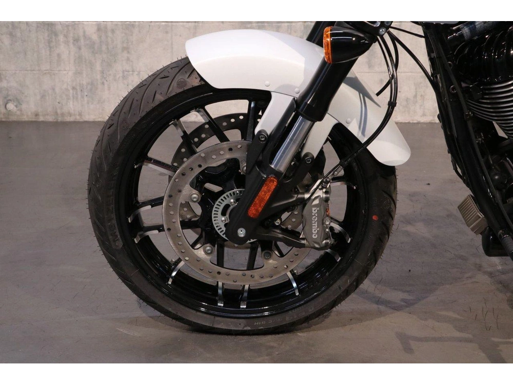 2025 Indian Motorcycle Indian Sport Chief alt