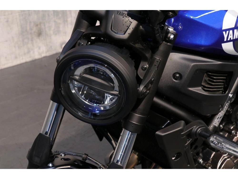 2024 Yamaha Xsr700 alt