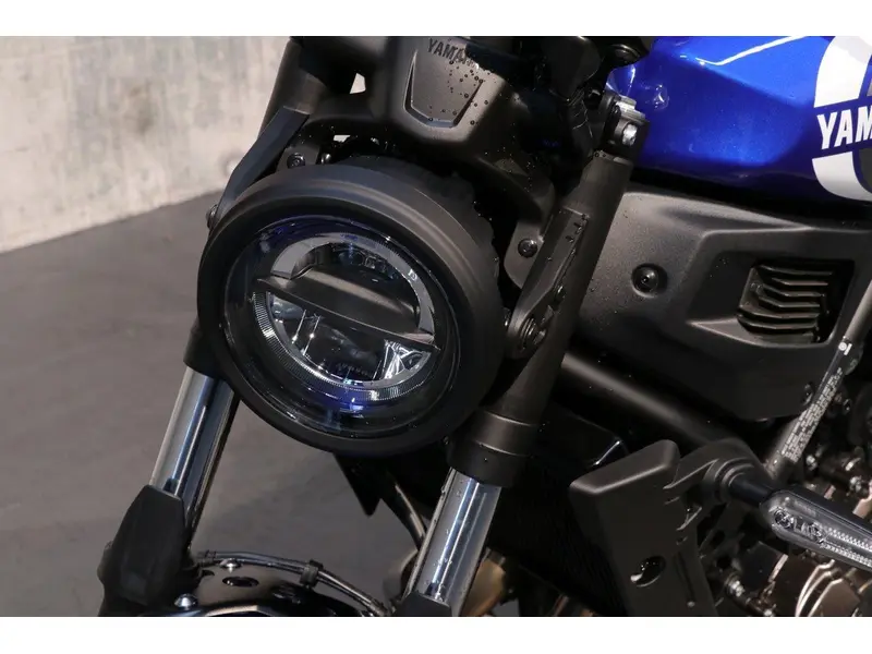 2024 Yamaha XSR700 thumbnail 13