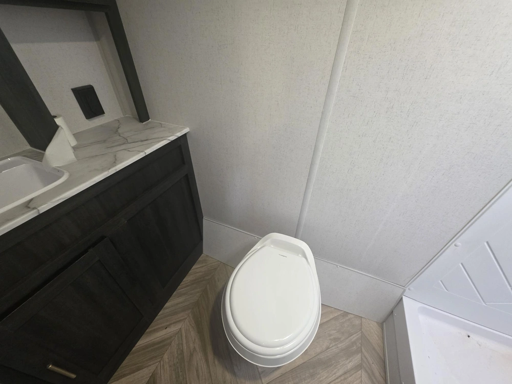 Autre Ascent Series 1660fqx 2022 alt