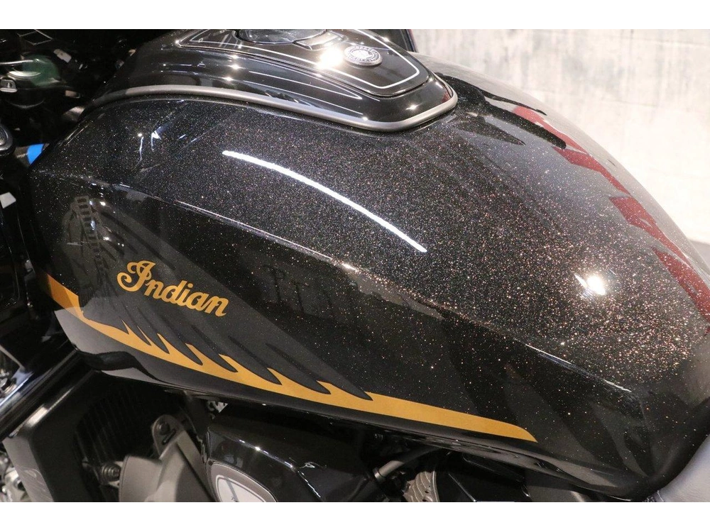 Indian Motorcycle Indian Challenger Dark Horse +112 & Powerband Audio 2026 alt