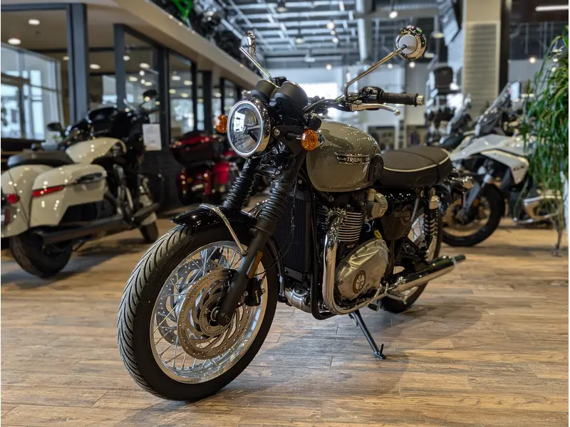 Triumph Bonneville T120 // Stone Grey 2026
