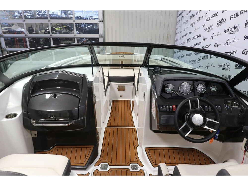 2021 Monterey Boats Monterey M4 + Mercruiser 6.2l alt