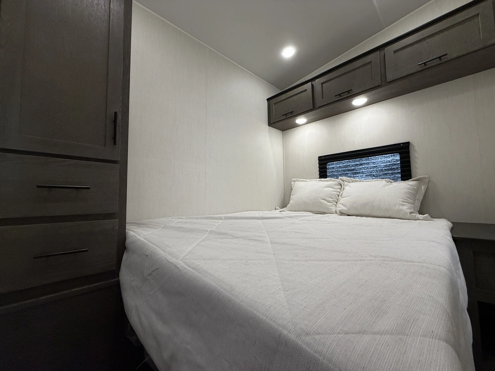 Arctic Wolf 285opt 2026 alt