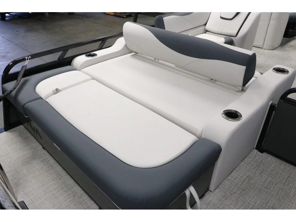 2026 Avalon Avalon Lsz 2385 Versatile Rear Bench Platinum + Yamaha Vmax 150 Hp alt
