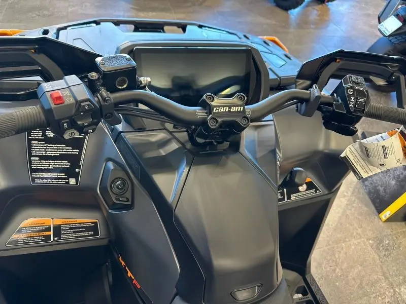 Can-Am Outlander XT-P 1000R with Smart-Shox & 10.25 in. Infotainment 2026