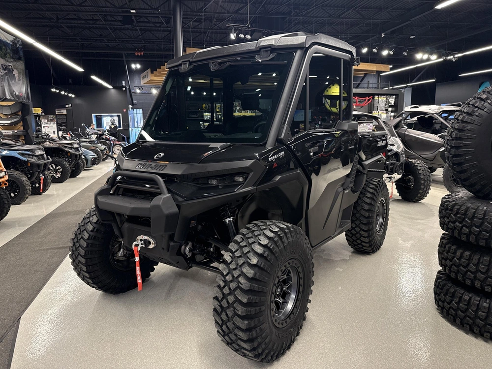 2026 Can-am Defender Midnight Package alt