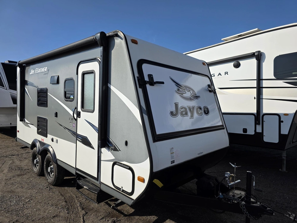 2016 Jayco Jay Feather 17xfd alt