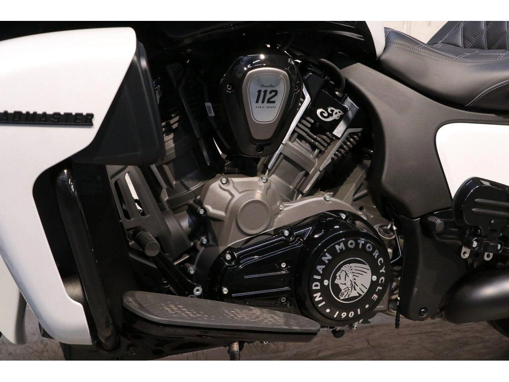 Indian Motorcycle Roadmaster Powerplus Dark Horse +112 & Powerband Audio 2026 alt
