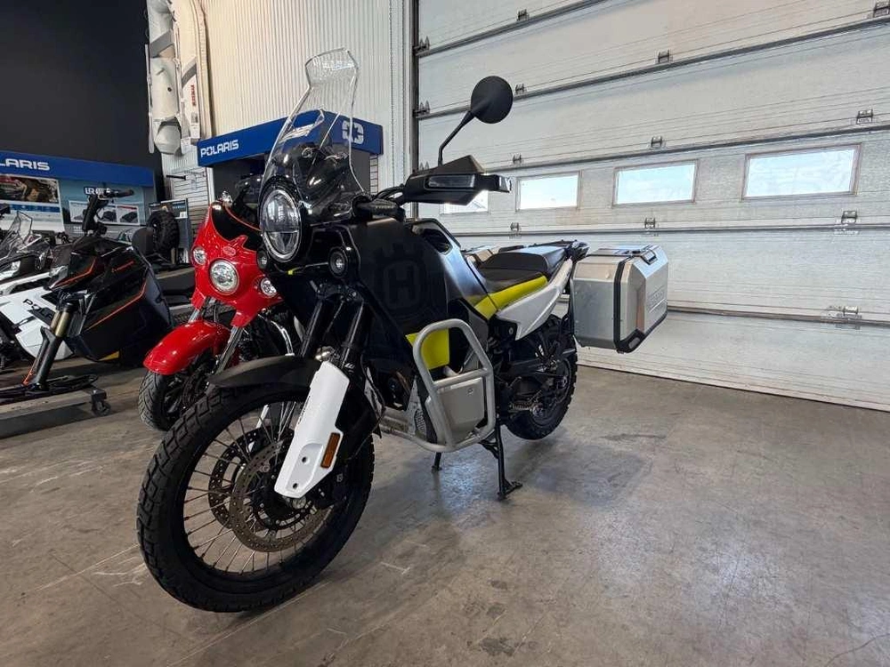 2023 Husqvarna Norden 901 alt