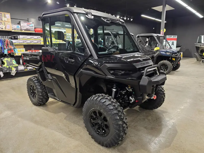 2026 Brp Defender Xt Cab Hd11 With 10.25 In. Infotainment alt