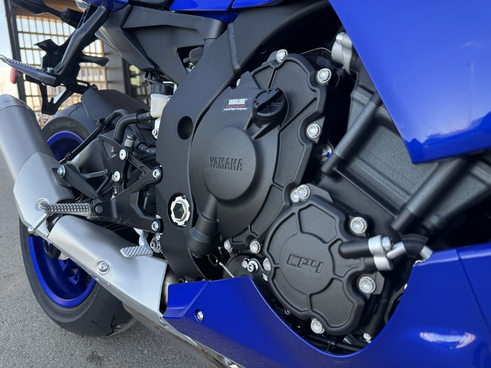2026 Yamaha R1 alt