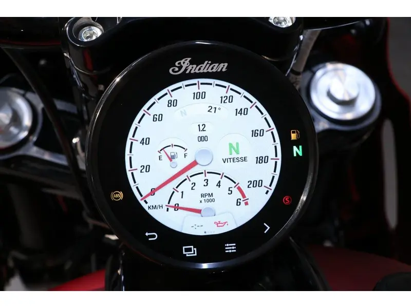 2025 Indian Motorcycle Sport Chief RT thumbnail 7