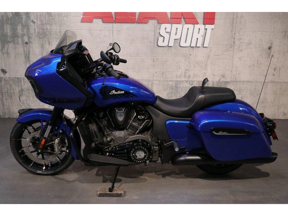 2026 Indian Motorcycle Indian Challenger Dark Horse alt