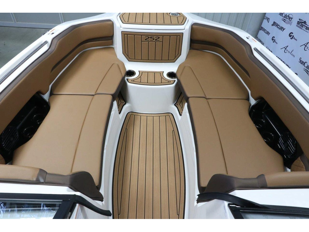 2025 Yamaha 252sd alt