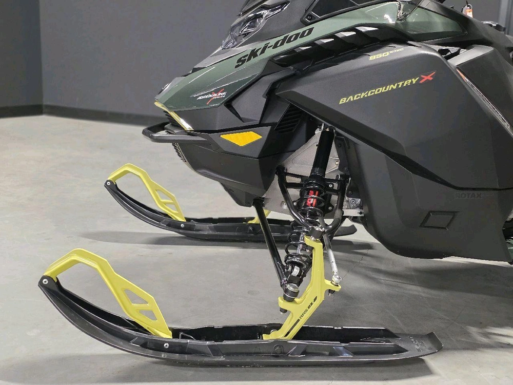 Ski-doo Backcountry X (43'') 850 E-tec 2026 alt
