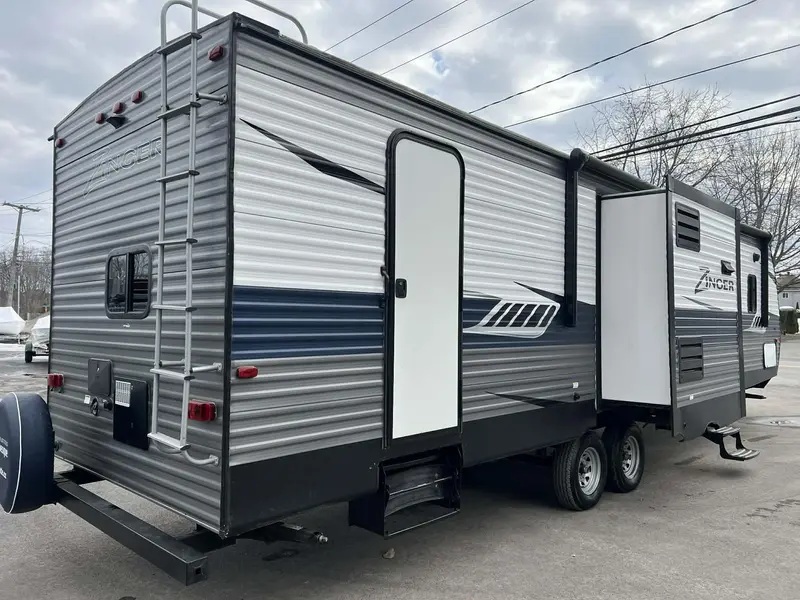 2019 Crossroads RV ZINGER 330 BH **IDÉAL POUR CAMPING STATIONNAIRE** thumbnail 9