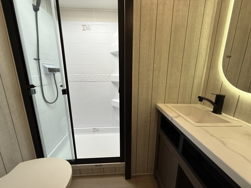 Arctic Wolf 285opt 2026 alt