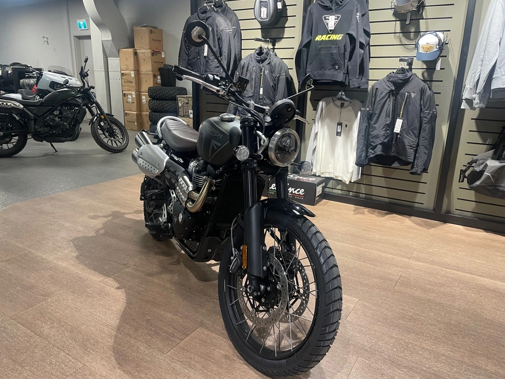 2026 Triumph Scrambler 1200 X - Matt Khaki Green alt