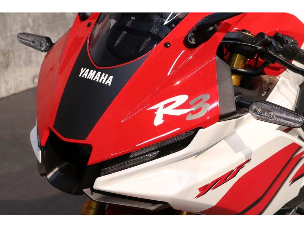 Yamaha Yzf-r3 70e Anniversaire 2026 alt