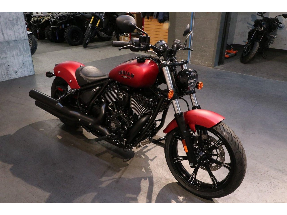 2025 Indian Motorcycle Chief Dark Horse alt