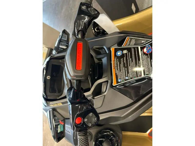 2025 Sea-Doo RXT-X 325 (Audio) thumbnail 7
