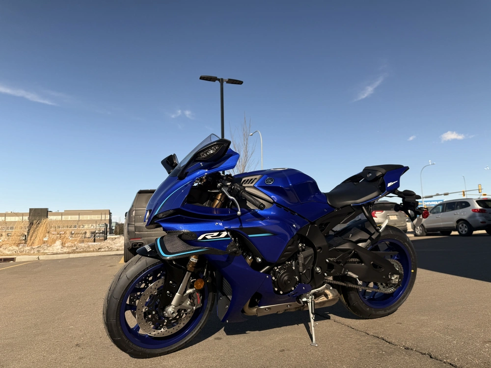 2026 Yamaha R1 alt