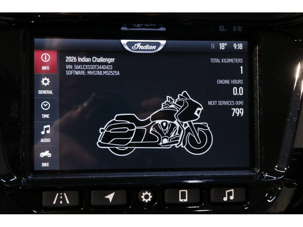 Indian Motorcycle Indian Challenger Dark Horse +112 & Powerband Audio 2026 alt