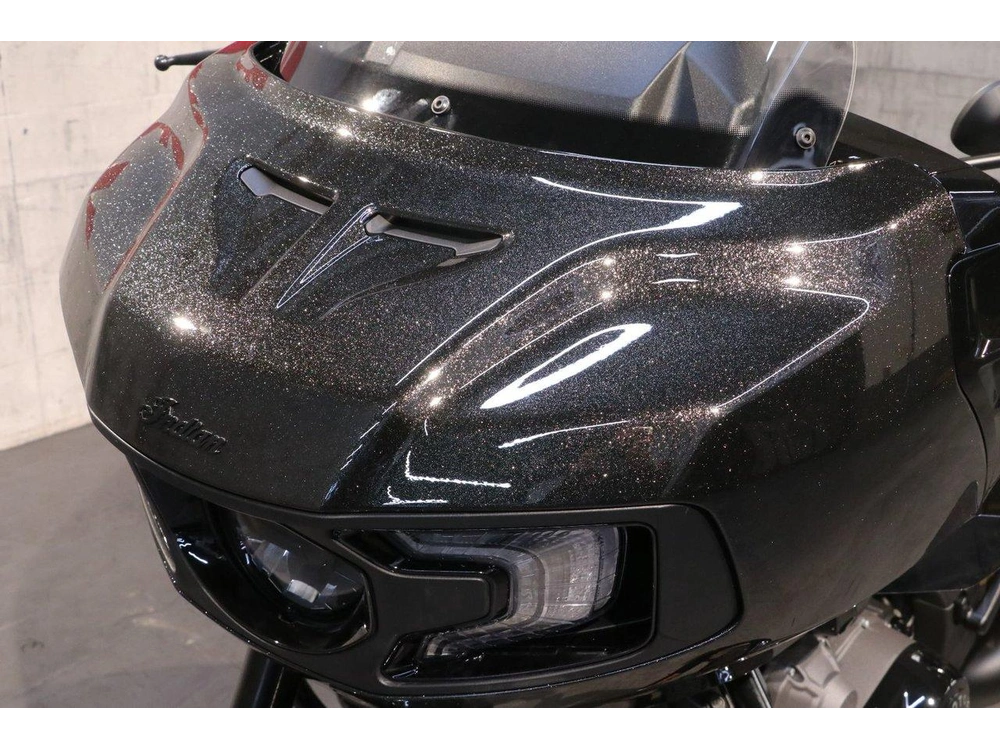 Indian Motorcycle Indian Challenger Dark Horse +112 & Powerband Audio 2026 alt