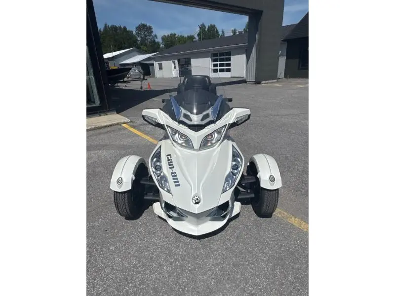 2011 Can-Am SPYDER RT LIMITED thumbnail 4