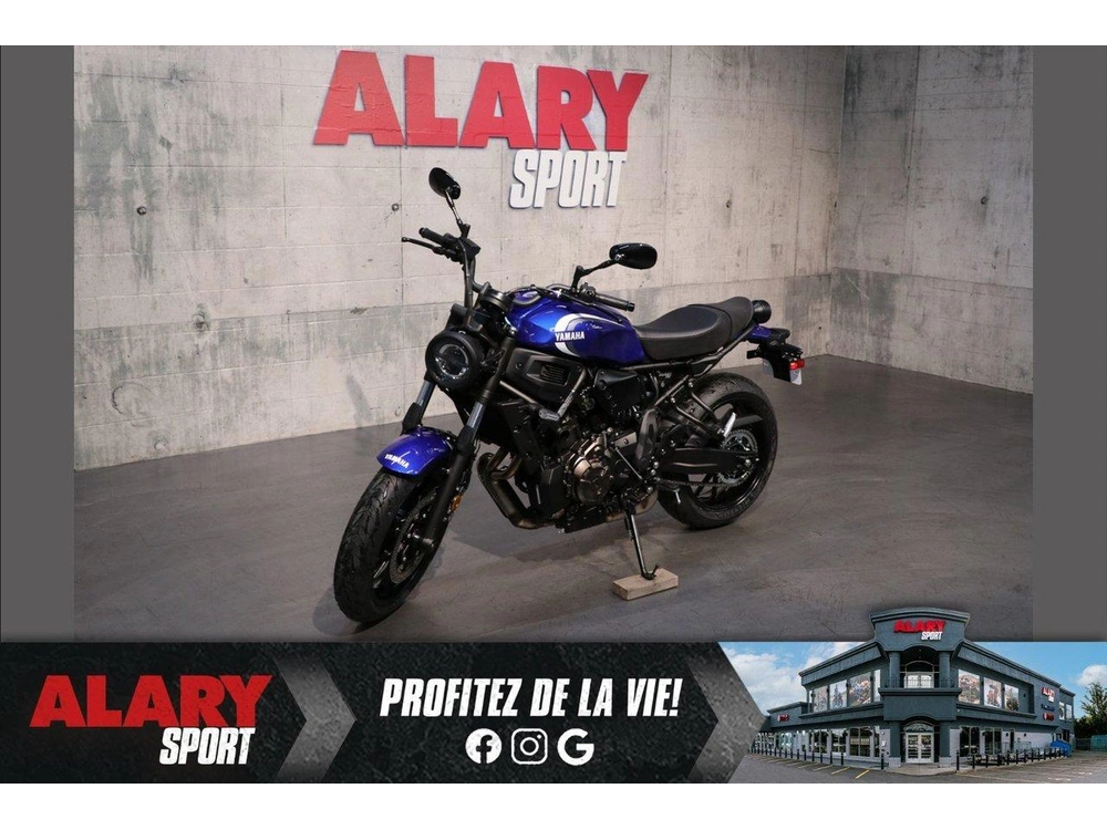 2024 Yamaha Xsr700 alt