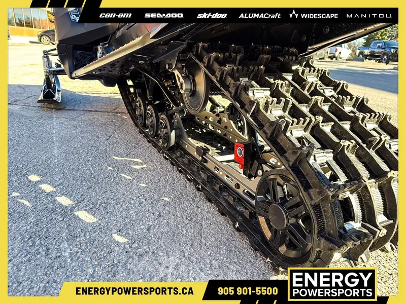 Ski-Doo GRAND TOURING LE w/ PLATINUM Pkg 900 ACE Turbo R Silent Ice Track II 1.25" E.S. w/ 10.25" Touchscreen 2025