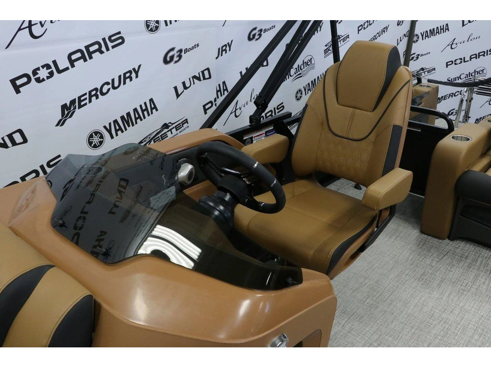 2026 Avalon Avalon Lsz 2385 Versatile Rear Bench + Yamaha 90 Hp alt