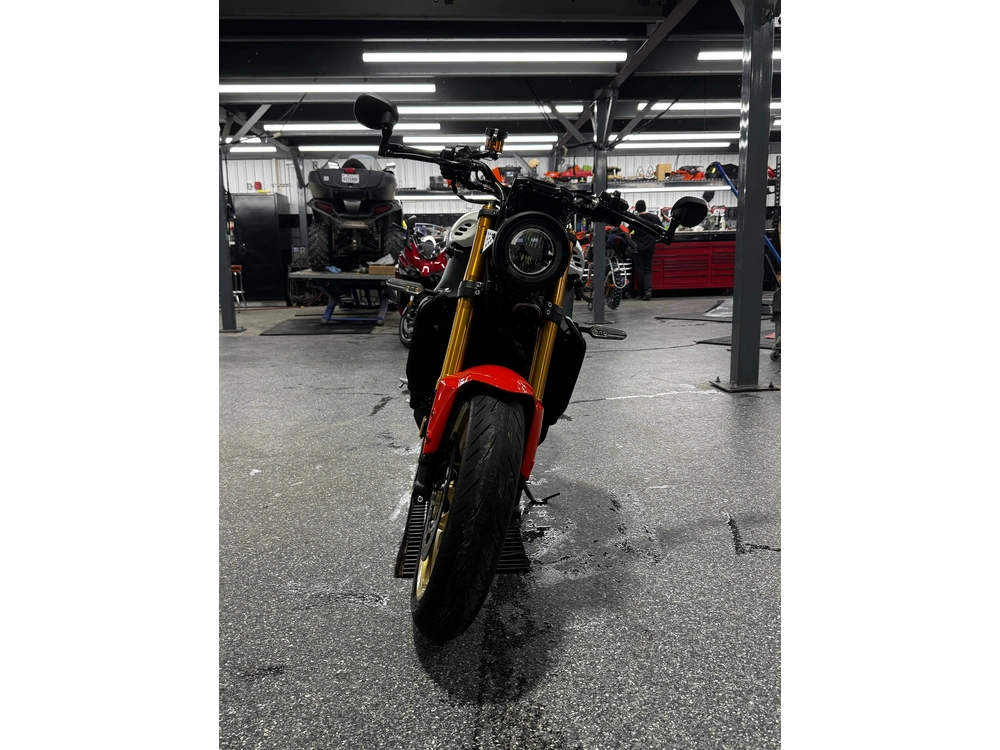 2024 Yamaha Xsr900 alt