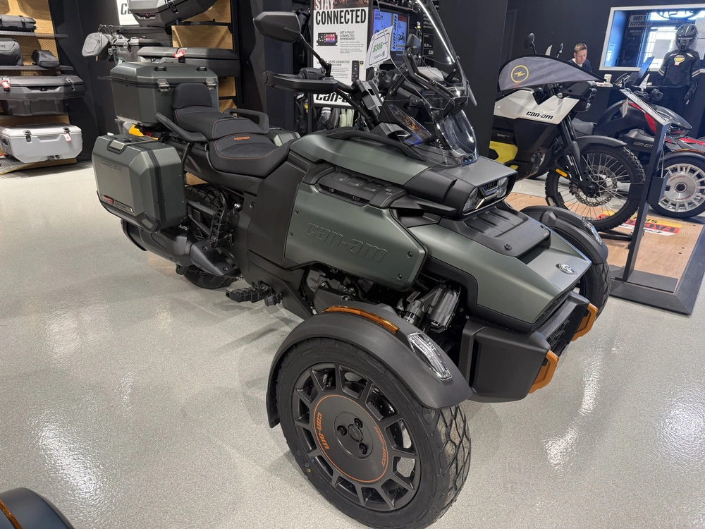 2025 Can-am Canyon Red Rock 1330 Se6 Gn 25 alt