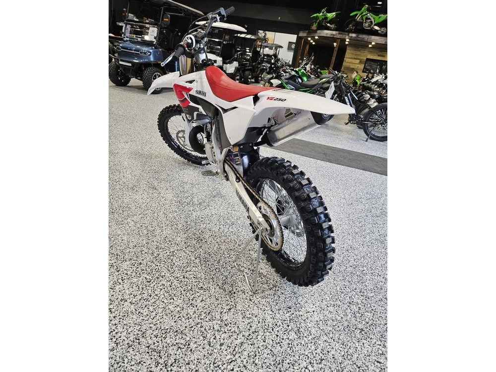 2026 Yamaha Yz 250 70th Anniversary Edition alt