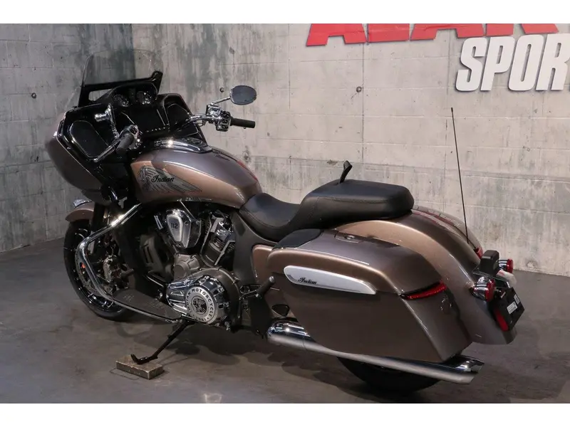 2026 Indian Motorcycle Challenger Limited + 112 & powerband audio thumbnail 4