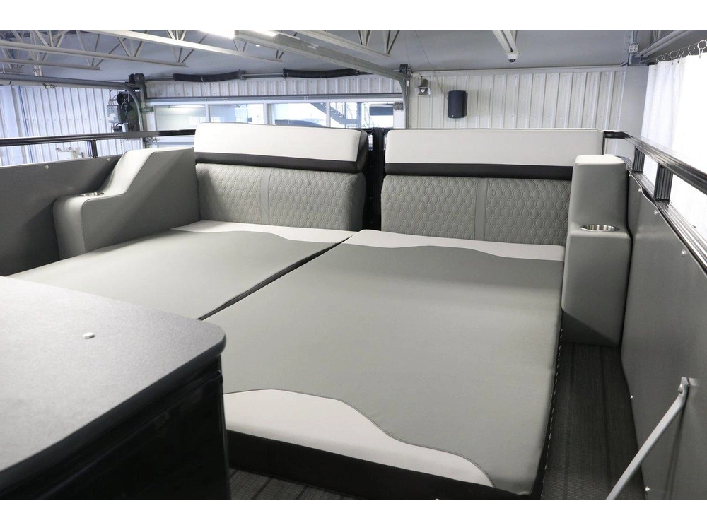 2023 Avalon Catalina Platinum 2585 Entertainer Funship + Mercury 200 Hp alt