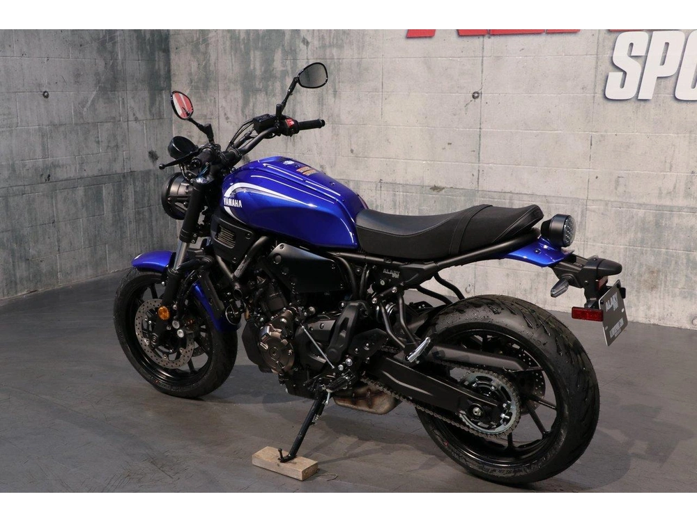 2024 Yamaha Xsr700 alt