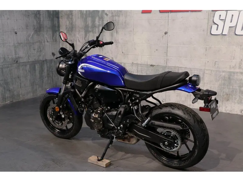 2024 Yamaha XSR700 thumbnail 4