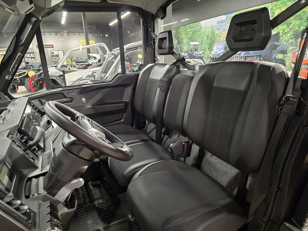 2026 Brp Defender Xt Cab Hd11 With 10.25 In. Infotainment alt