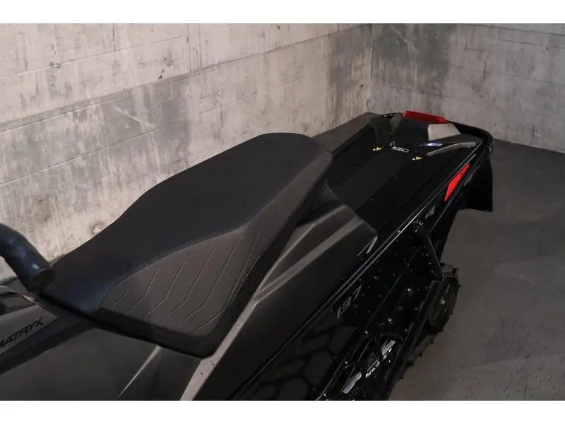 2025 Polaris 650 INDY VR1 137 ES (DEMO) DEMO thumbnail 5